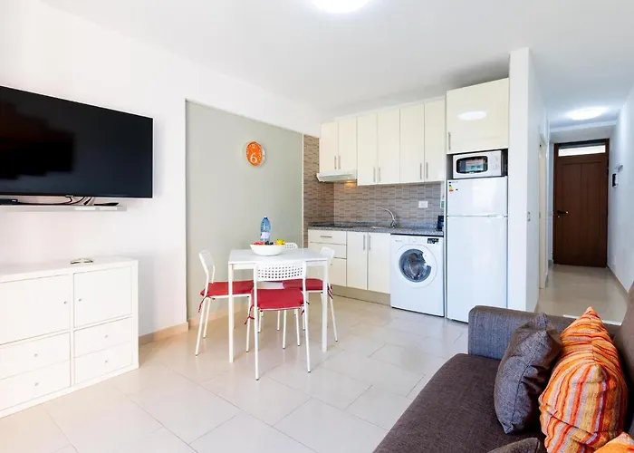 115 Acapulco Playa De Americas * Playa de las Américas